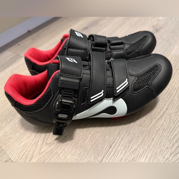 Peloton Shoes - Peloton Black Spin Cycling Shoes w/ Cleats - Size 38 Woman’s 7 US